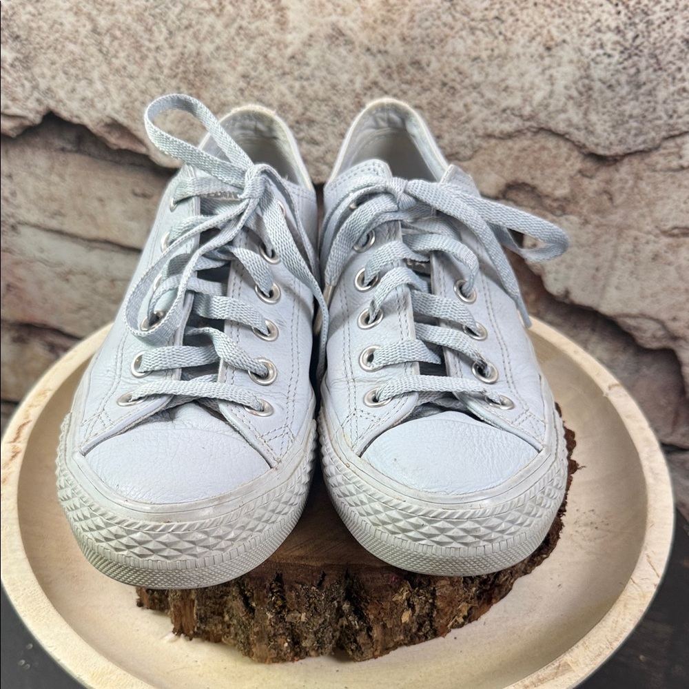 Women's blue leather Lace-Up Sneakers size 8   S70